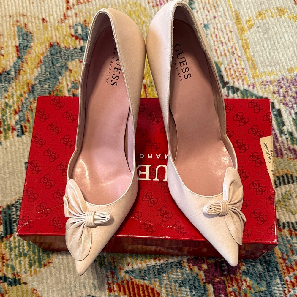 Guess by Marciano light pink leather Bow Accent Heels size 8 - Picture 2 of 5